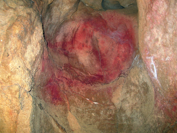Interior de la cueva de Cualventi. Fotografía: GAEM Arqueólogos