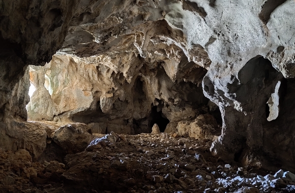 Galeria interior de la cueva de La Palenciana