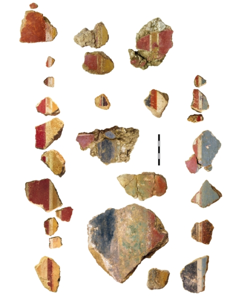 Fragmentos de estuco pintado de la Huerta de Quintana. Fuente: Sautuola XXIV-XXV, año 2019 2020