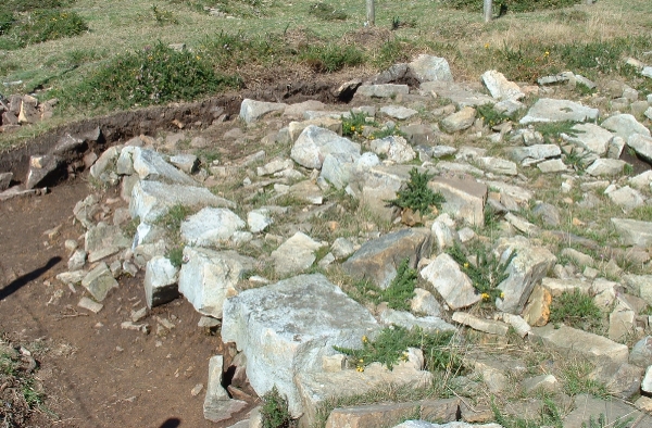 Vía praetoria del campamento romano de Cildá. Fotografía: Lino Mantecón Callejo