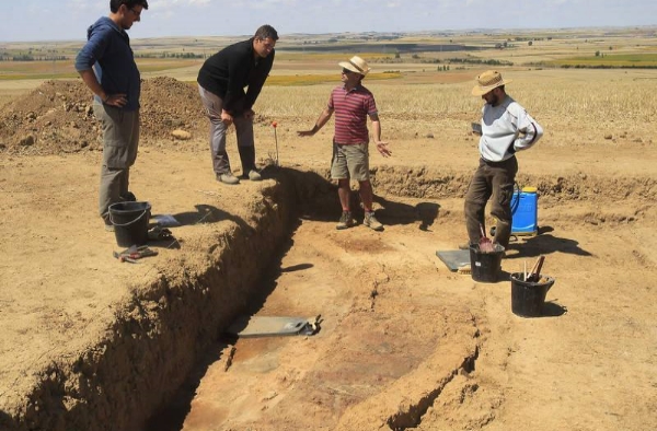 Vivienda de Adobe de la I Edad del Hierro. Fotografía: Javier Abarquero Moras Vivienda de Adobe de la I Edad del Hierro. Fotografía: Javier Abarquero Moras