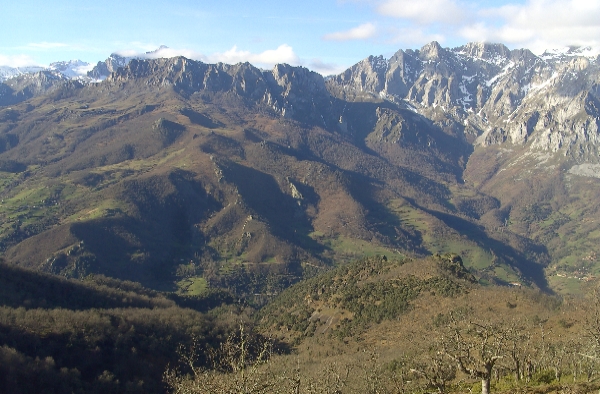 Imponentes vistas del castro de Sebrango (Liébana, Cantabria). Fotografía: Gonzalo Gómez Casares