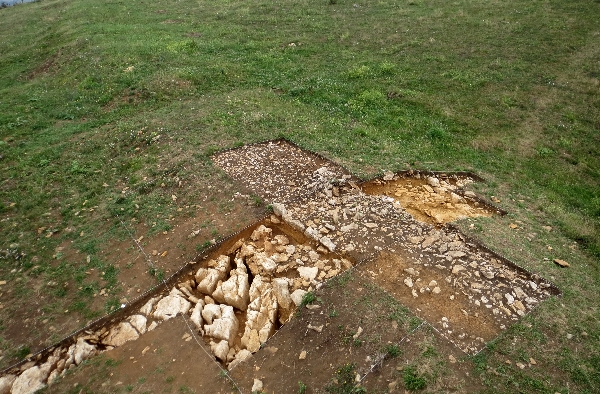 Intervención arqueológica de 2015 en el Cincho de Yuso. Fotografía: Lino Mantecón Callejo