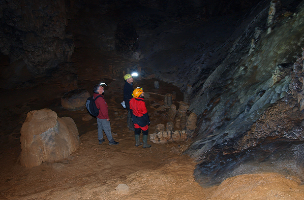 Interior de la cueva de Cofresnedo. Fotografía: Rafael Bolado del Castillo