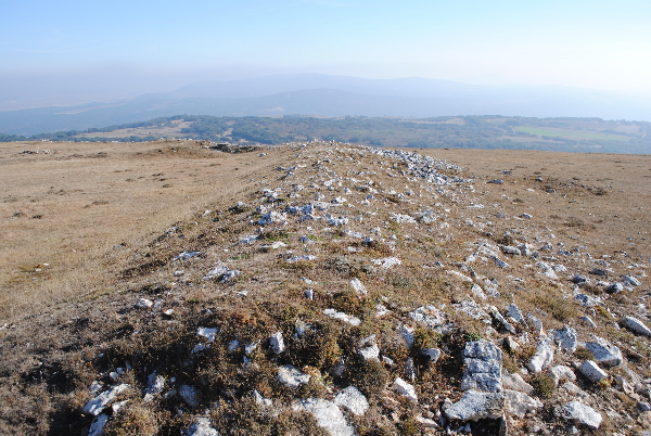 Continuación del derrumbe de muralla en el Monte Bernorio