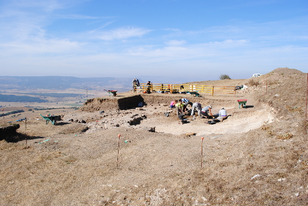 Excavaciones del equipo de "Proyecto Monte Bernorio" en el yacimiento
