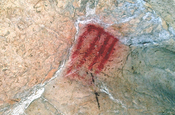 Pintura en el interior de la cueva de Las Aguas. Fotografía: GAEM Arqueólogos