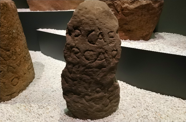 Miliario de Caro en el Museo de Prehistoria y Arqueología de Cantabria