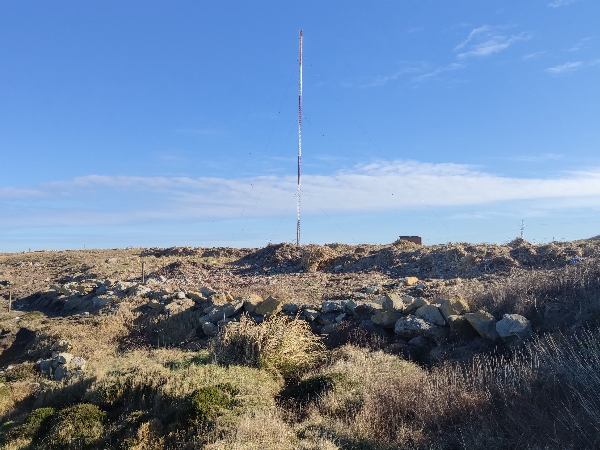 Epicentro del yacimiento de Las Antenas desde la senda costera abandonada