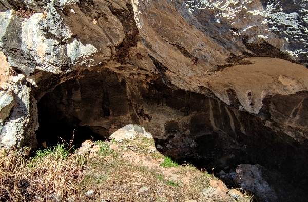 Boca de la cueva de La Palenciana II