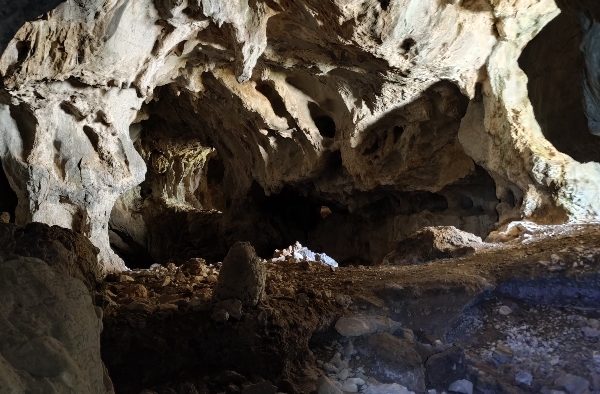 Segundo vestíbulo de la cueva de La Palenciana