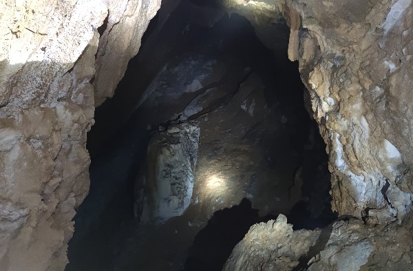 Cono de derrubios de la cueva de La Soterraña