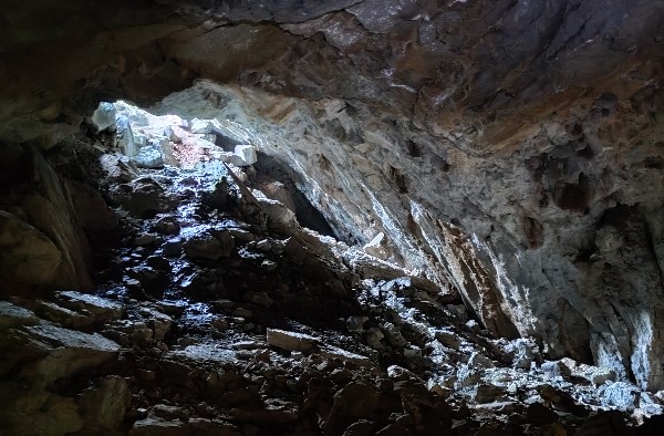 Galería principal de la cueva de La Soterraña